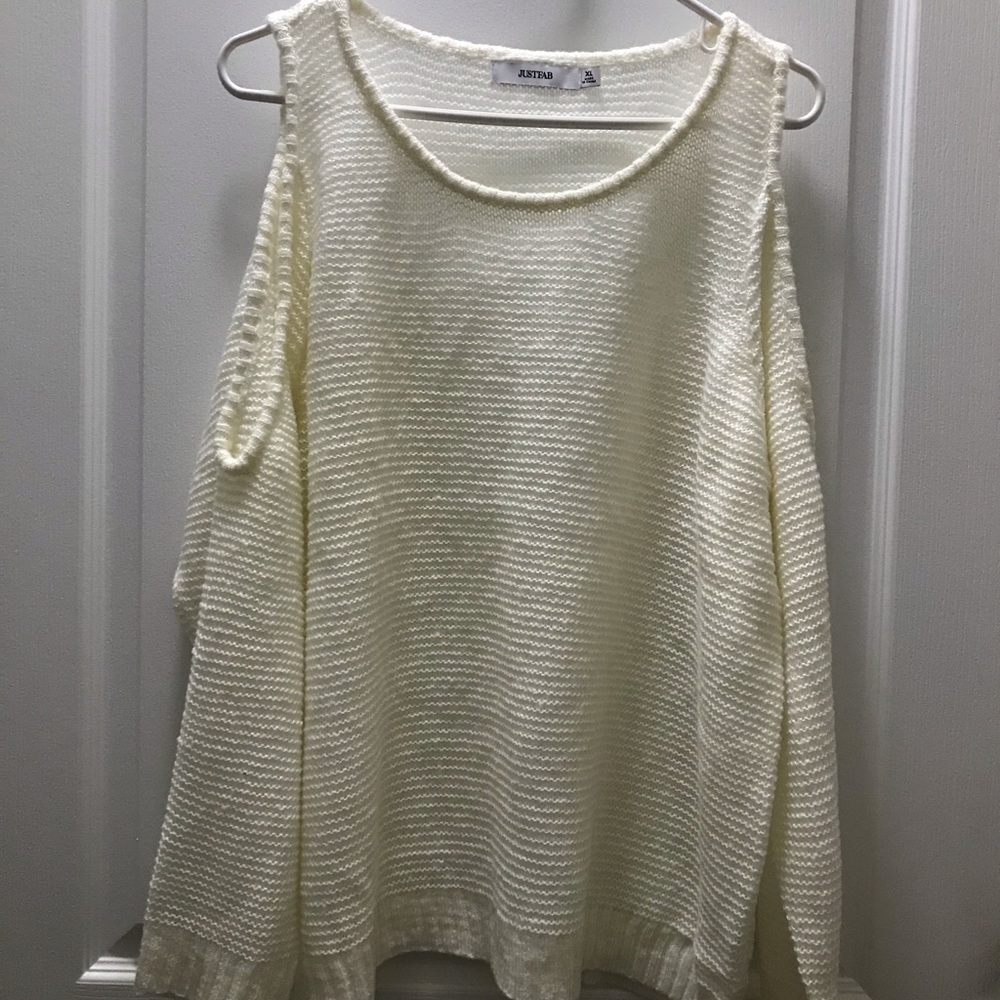 Cold Shoulder Pullover